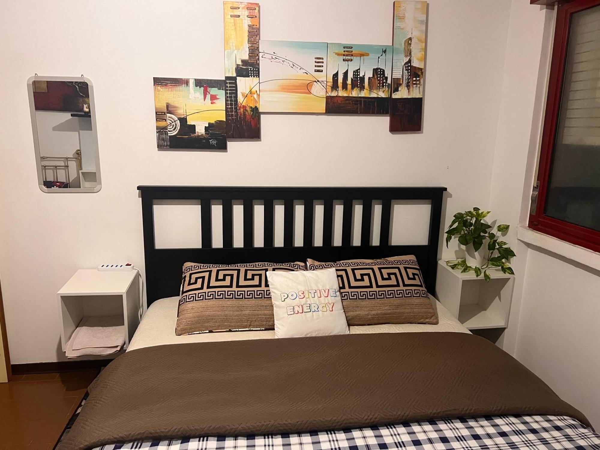 Friends And Family Apartment เบรเชีย ภายนอก รูปภาพ